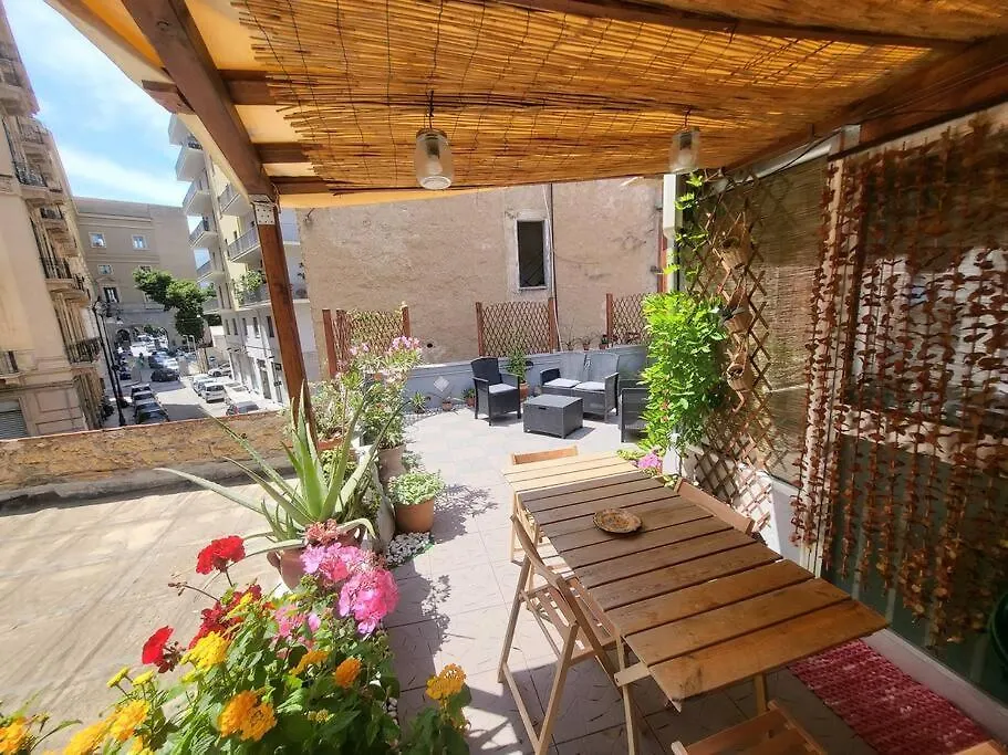 Casetta Poli- Appartamento Con Terrazza - Centro Storico Palermo Lägenhet